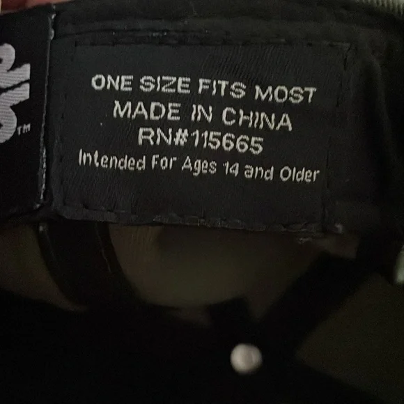 NEW Star Wars Men's Officially Licensed Mandalorian Baby Yoda Snapback Hat Cap - Picture 6 of 8